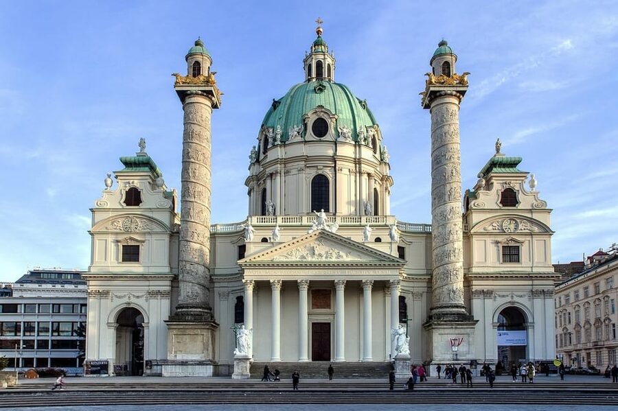 3 hour private tour in Vienna by private car - Quick Winery-Level Efficiency on the Danube Side