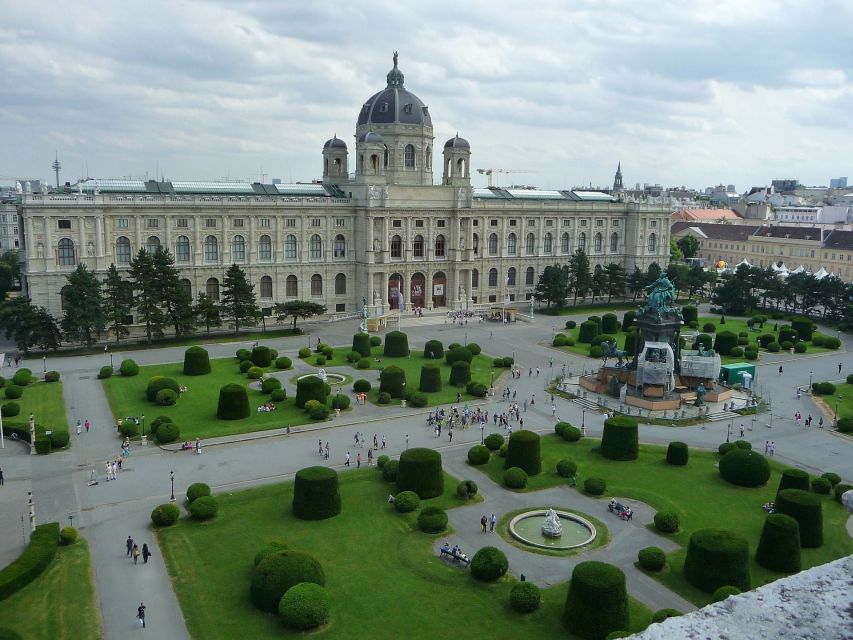 An Introduction to Vienna Walking Tour - From Auguststraße Through Mitte, Where Galleries Show Up in Real Life
