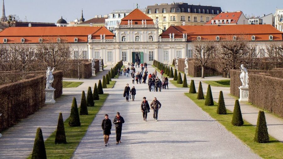 An Introduction to Vienna Walking Tour - Potsdamer Straße’s Gallery Mile: About 30 Spaces and Lots of Texture