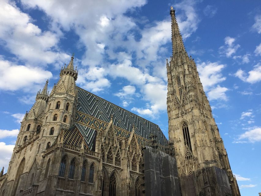 An Introduction to Vienna Walking Tour - How the Guide Makes the Walk Feel Short, Not Just Busy