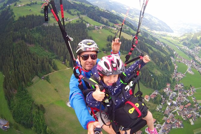 An unforgettable super high altitude flight with an indescribable view - Mayrhofen Tandem Paragliding: Why This Flight Feels Different