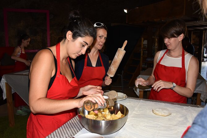 Apple Strudel & Prezel Cooking Class incl. Dinner & Music - Quick reasons to go