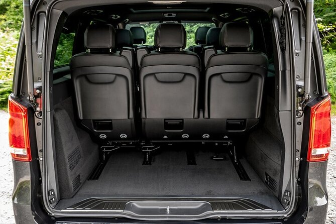 Arrival Private Transfer from Vienna Airport VIE to Vienna City by Luxury Van - From VIE to your hotel without the Vienna headache