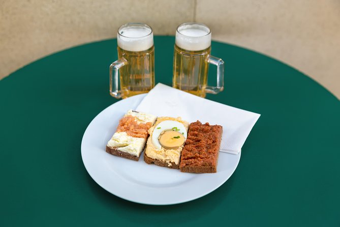 Best of Food Tour Vienna - The Guide Factor: Why the Stories Matter as Much as the Bites