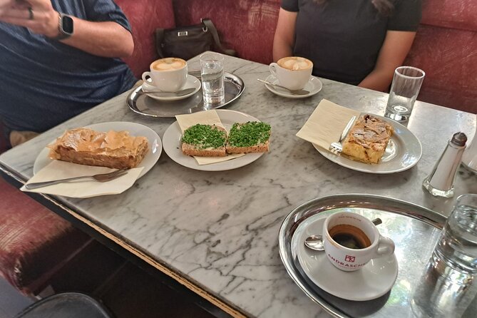 Bites & Sights Vienna Authentic Gourmet Walk - What You’ll Notice About Percy and the Guide Style