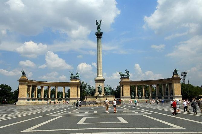 Budapest private day trip from Vienna - Three Hours of Free Time: Shopping, Lunch, and Coffee Choices