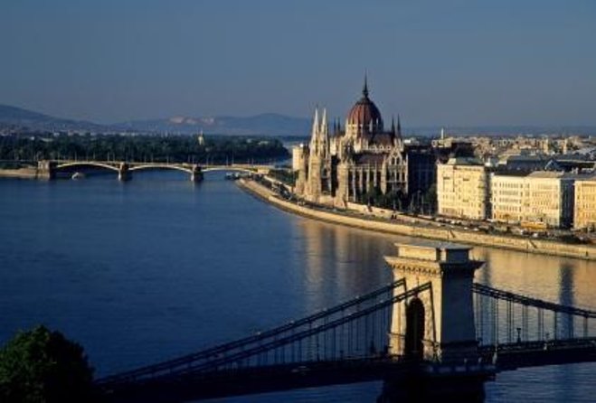 Budapest Small-Group Day Trip from Vienna with Local Guide - Quick hits for planning a smooth day