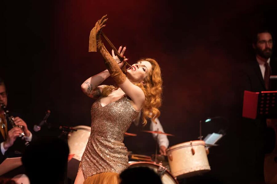 Burlesque Dinner Club in Vienna - The overall vibe: seduction with a real meal and real music