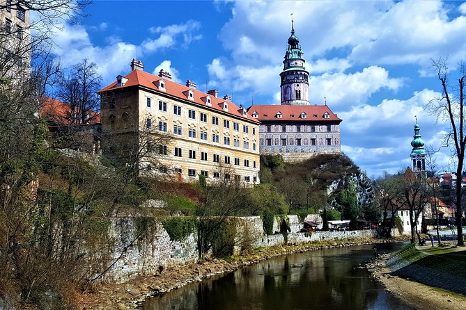 Cesky Krumlov Small-Group Day Trip from Vienna - Arriving in Český Krumlov: the 1.5-hour guided walking tour