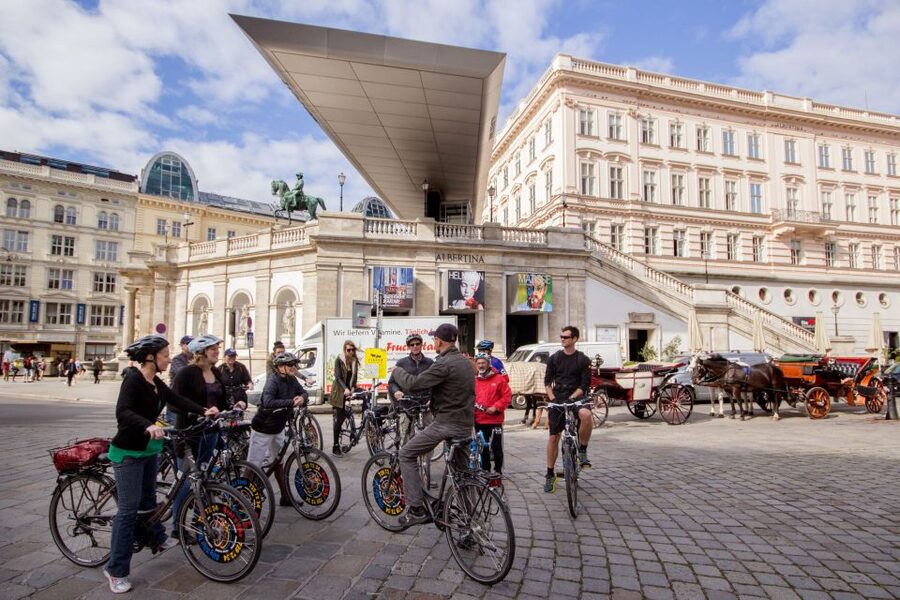 Classic Vienna: 3-Hour Guided Bike Tour - Donau Canal and the park reset, past Urania toward Stadtpark