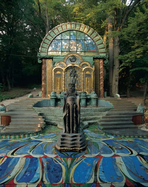 Combo ticket: Ernst Fuchs Museum & Otto Wagner Complex with smartphone guide - Following the smartphone GPS tour through the Otto Wagner complex