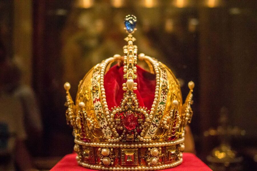 Combo Ticket: Kunsthistorisches Museum & Imperial Treasury - The Imperial Treasury in the Hofburg: crowns, insignia, and the emerald showpiece