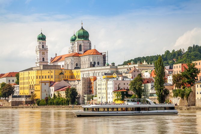 Customized Private Tour to Salzburg for Cruise Guests from Linz or Passau - Salzburg Old Town at your speed, with a guide pointing you where to look