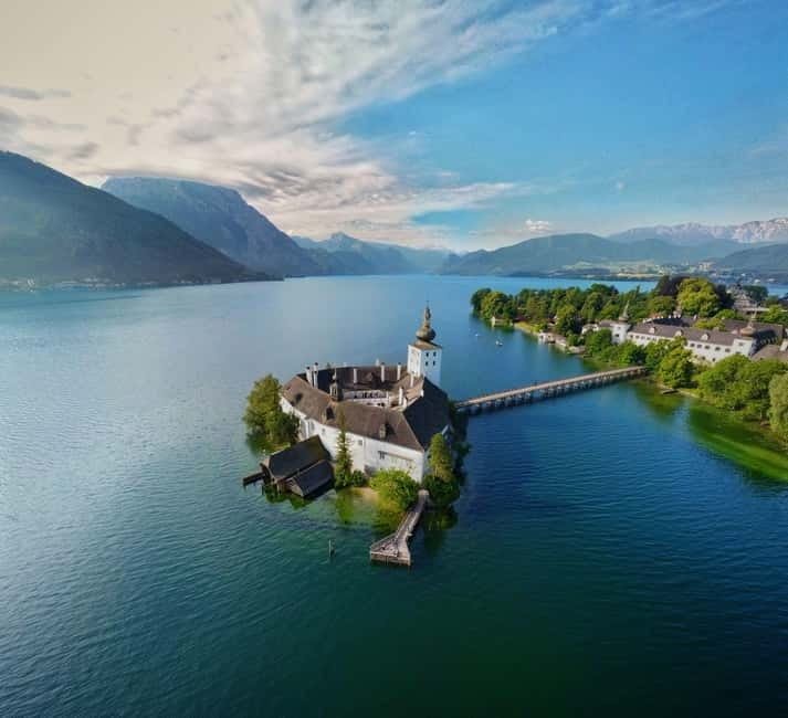 Day trips from Vienna: Hallstatt & Salzburg Guided Tour - Comfort on the coach: what matters during a long Vienna departure