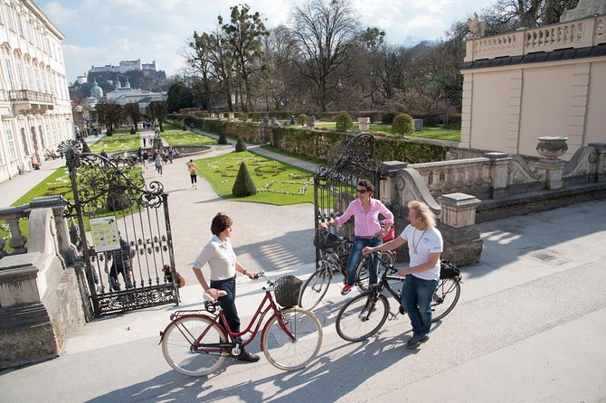 Discover Salzburg by bike: Fun and informative - Stop 3: Schloss Hellbrunn along the Hellbrunn Alley way