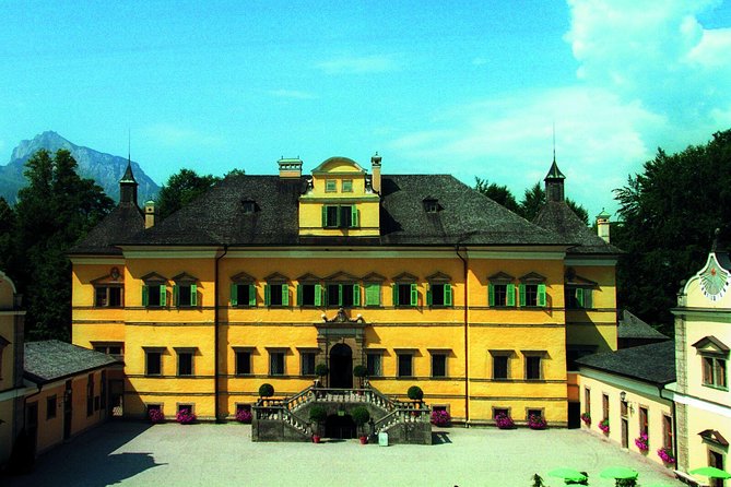 Discover Salzburg by bike: Fun and informative - Stop 4: Leopoldskroner Weiher, Palace Leopoldskron, and water views