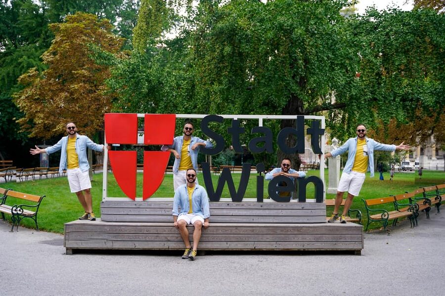 Exclusive Vienna Photography Session and City tour - Who this tour fits best: couples, solo travelers, and families