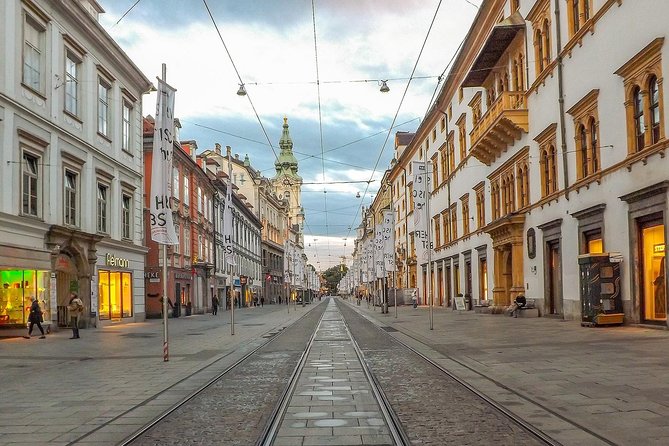 Explore Graz in 60 minutes with a Local - Starting at Graz City Hall, ending near Am Schlossberg