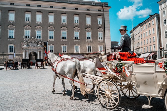 Explore Salzburg in 60 minutes with a Local - The Small-Group Advantage: Why You’ll Feel Like You Have a Local Friend