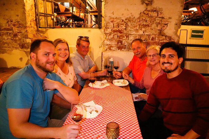 Food Tasting Tour in Hidden Gems of Vienna for Small Groups - Stop 4 at Horváth Weinstüberl: apple strudel in a historic cave setting