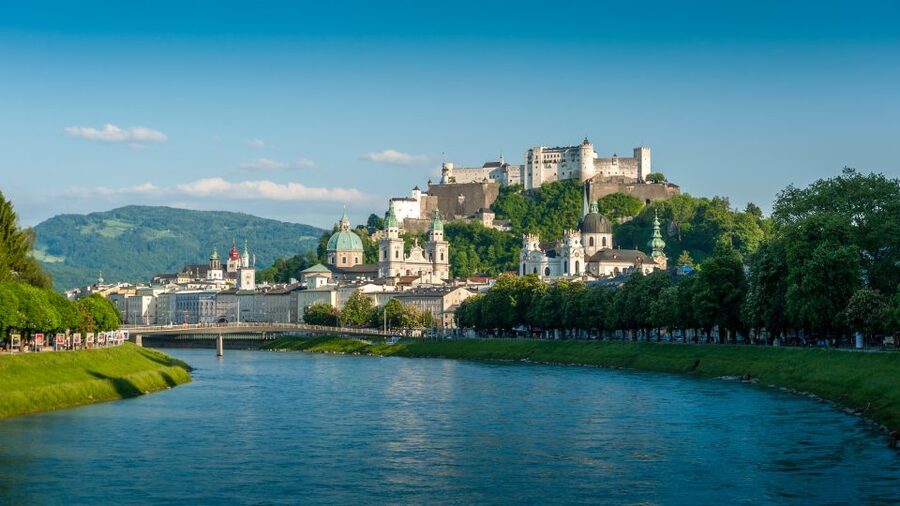 From Vienna: Guided Day Trip to Salzburg - Vienna to Salzburg by modern coach: the value in doing it this way