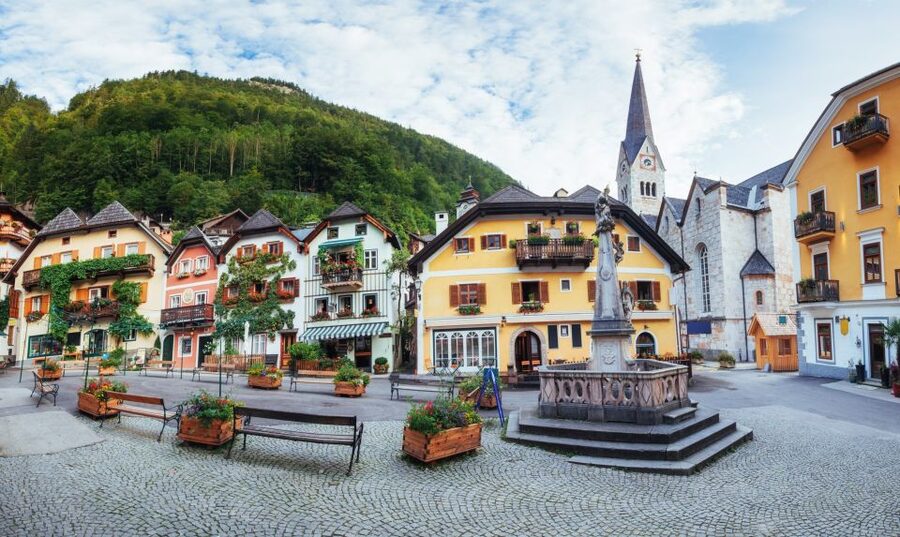 From Vienna: Hallstatt Day Trip with Hotel Pickup - Tips to get the most out of your free time in town