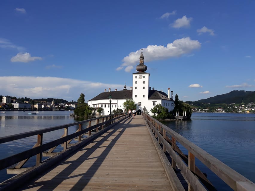 From Vienna: Hallstatt, Mountains & Alpine Lakes Day Trip - Morning logistics: meeting at Tourist Info and settling in for the 8-hour drive