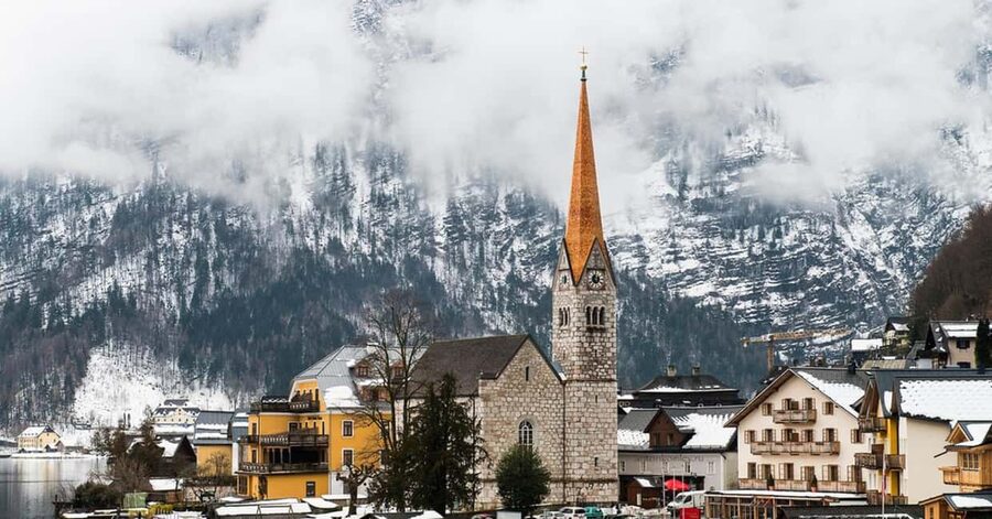 From Vienna: Traunkirchen, Hallstatt & Salzburg Day Trip - Traunkirchen on Lake Traunsee, the Photo Stop That Sets the Tone