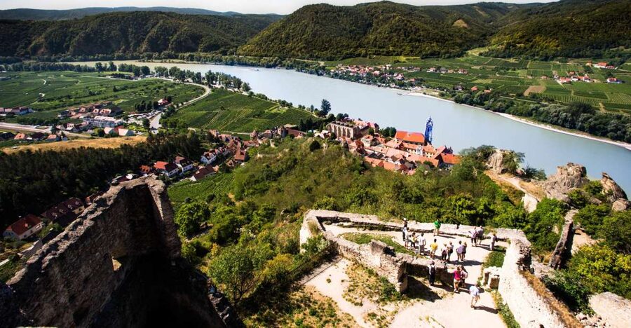 From Vienna: Wachau Valley Day Tour with Wine Tasting - Key highlights that make this trip worth your time