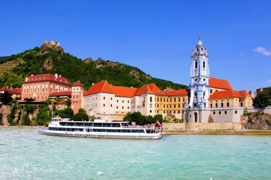 From Vienna: Wachau Valley Day Tour with Wine Tasting - Price and value: is $234 per person fair for this 9-hour day?