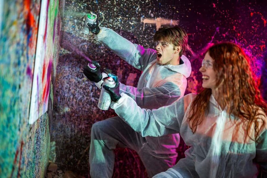 Graz: Smashbox - Rage Room Experience - A Graz rage room where you smash dishes for stress relief