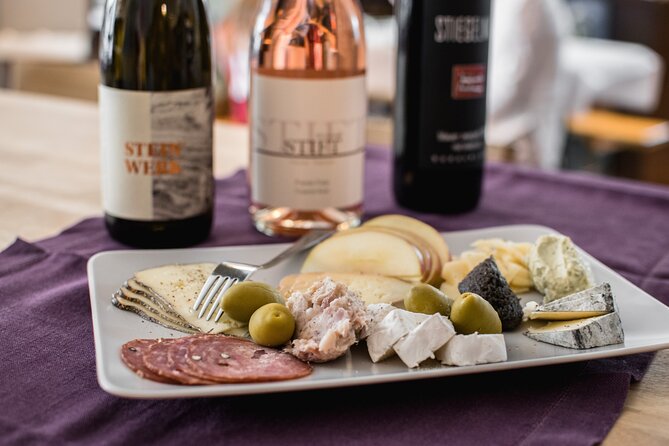 Guided Wine Tasting in a Hidden Wine Bar - How the wine expert turns flavors into something you can reuse later
