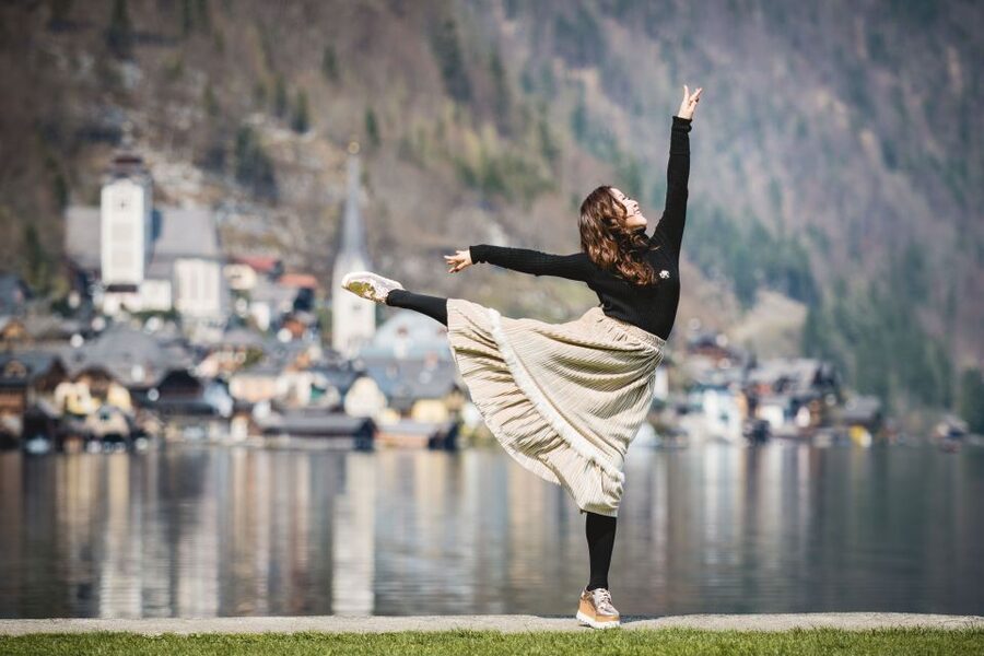 Hallstatt: 2-Hour Guided Walking Tour with Photographer - Marktplatz Hallstatt: The Town Center, Without the Rush