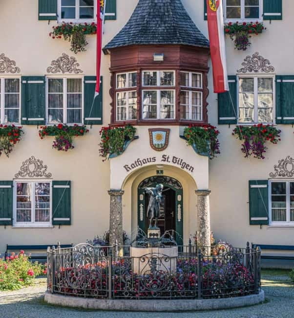 Hallstatt Highlights Day Trip from Salzburg with St. Gilgen - St. Wolfgang Touchpoints and Seasonal Reality