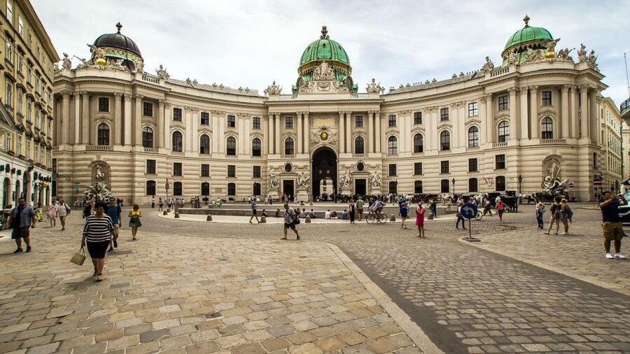 Hofburg, Sisi Museum and Imperial Apartments Private Tour - Key things you will notice on this tour
