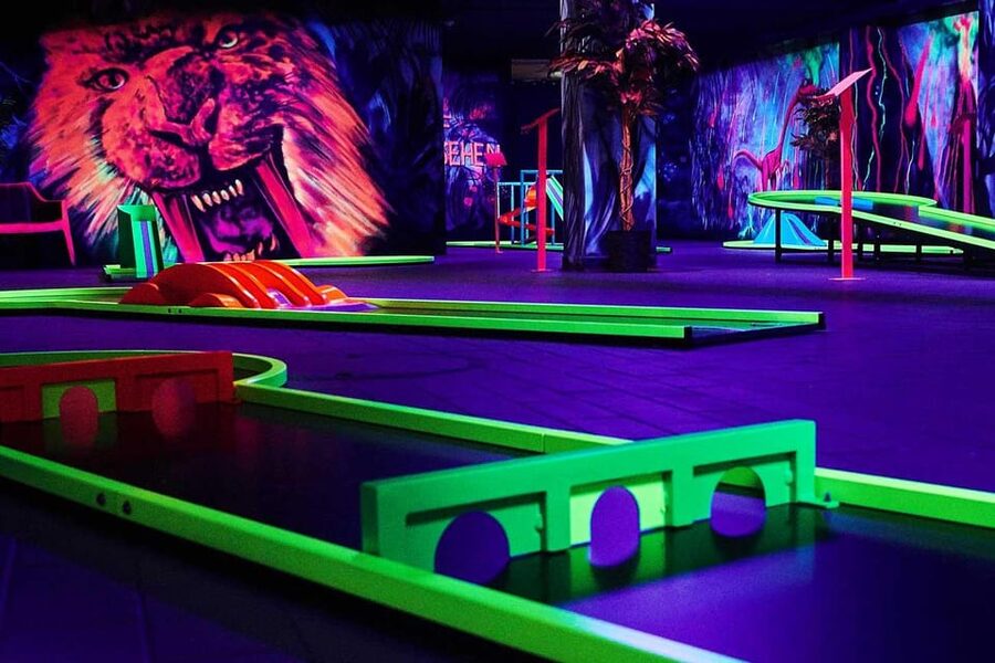 Innsbruck: 3D Mini Golf with Dazzling Light Effects - Key points before you go