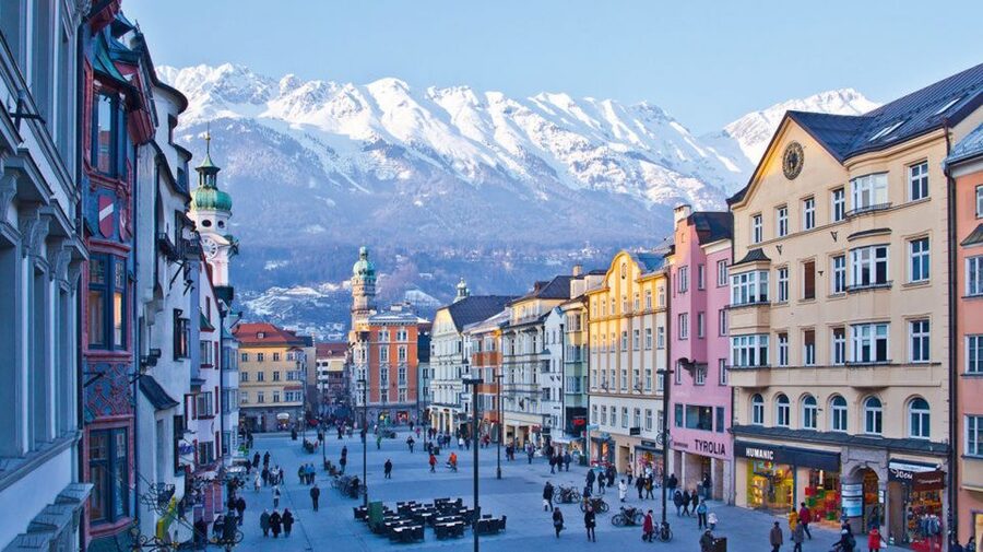 Innsbruck: City Card Including Public Transport - Getting your card at Tourist Information (and starting smoothly)
