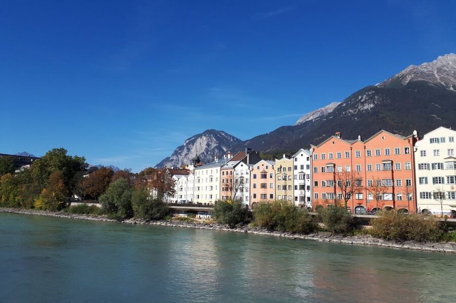 Innsbruck: Express Walk with a Local in 60 minutes - How the local lifestyle part actually helps you