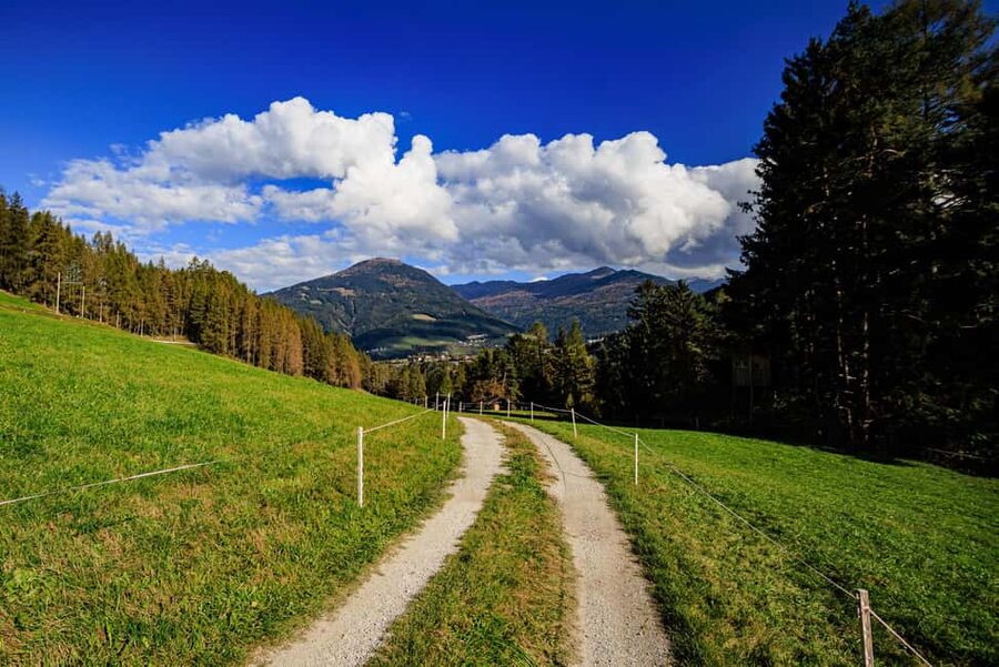 Innsbruck: Panoramic hike over the Telfer Wiesen - How Long It Really Takes, and What Difficulty Means Here