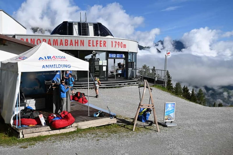 Innsbruck: Paragliding Adventure - First steps in Neustift at Panoramabahn Elfer