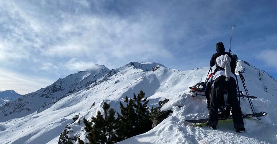 Innsbruck: Priv. Guided Snowy Mountain Hike /Snowshoe´s - The 6-hour flow, from pickup to return