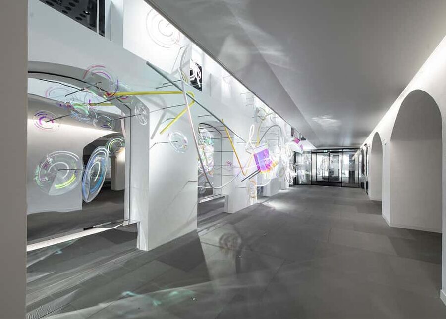 Innsbruck: Swarovski Exclusive Guided Tour with Drink & Gift - The bar portion: your drink, your chat time, and your crystal keepsake