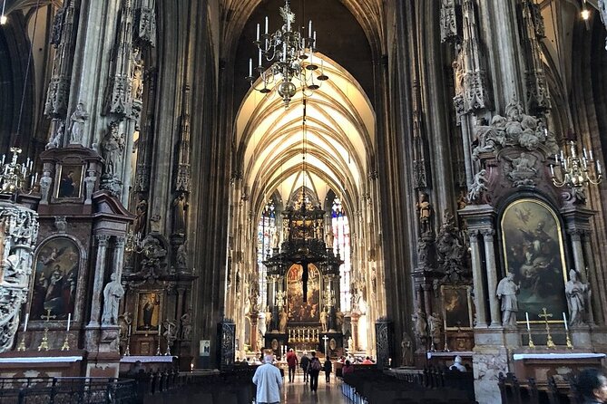 Introducing Vienna Walking Tour: The Capital of the Habsburgs - Heldenplatz and the Austrian Government System, Plus the Hero Square Story