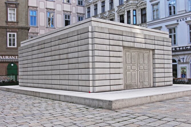 Jewish Vienna Walking Tour - Stop 3: Leopoldstadt and the memorial columns for a destroyed temple