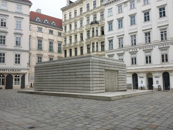 Jewish Vienna Walking Tour - Stop 1: Infopoint Jewish Vienna and the City Temple from the sidewalk
