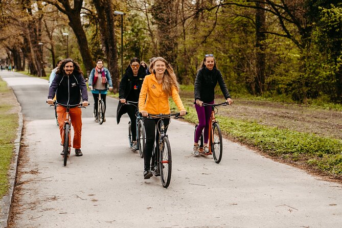 Kickbike Tour - discovering the city in a fun and active way - Stop 1: Schloss Mirabell and Mirabellgarten to set the tone