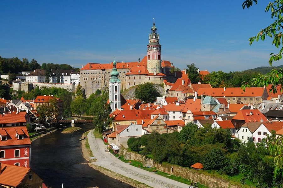 Linz: Private Day Trip to Cesky Krumlov - Your 2.5 to 4 hours of free time: eat well, shop smart, wander without rushing