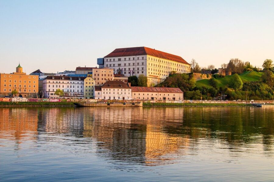 Linz Private Walking Tour - Mozart Residence and the Linz Symphony Written in Three Days