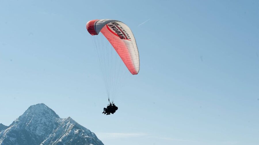 Mayrhofen: Paragliding Flight Experience Over Mountains - Price and Time: Is $141 a Good Value for a 1-hour Experience?