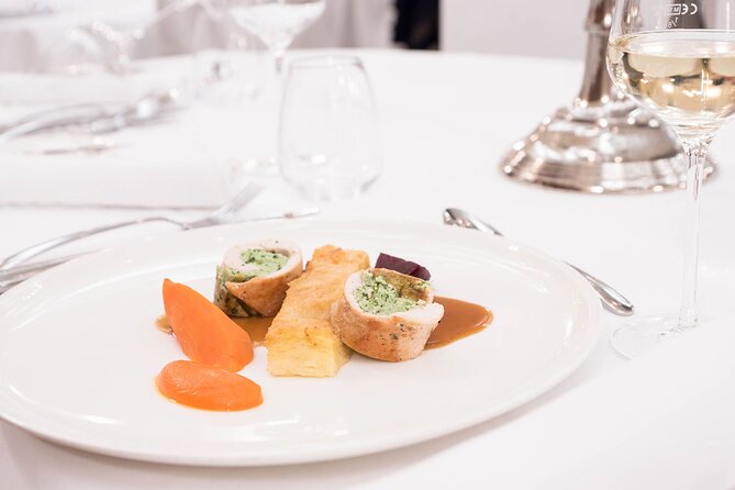 Mozart Dinner Concert in Salzburg - Who should book the Mozart Dinner Concert
